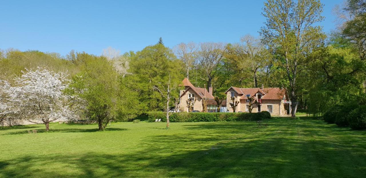 Gite Dans Un Domaine Historique Chevreuse Kültér fotó